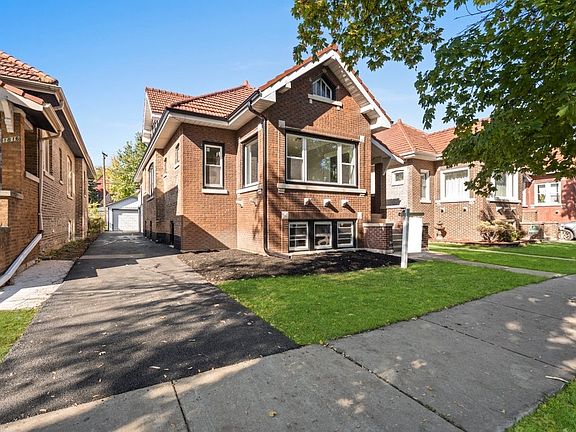 2nd image of 1814 S 59th Ct