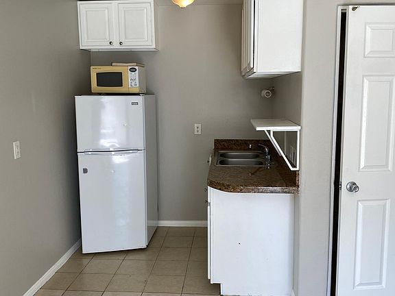 5th image of 1514 Calavo Dr #1