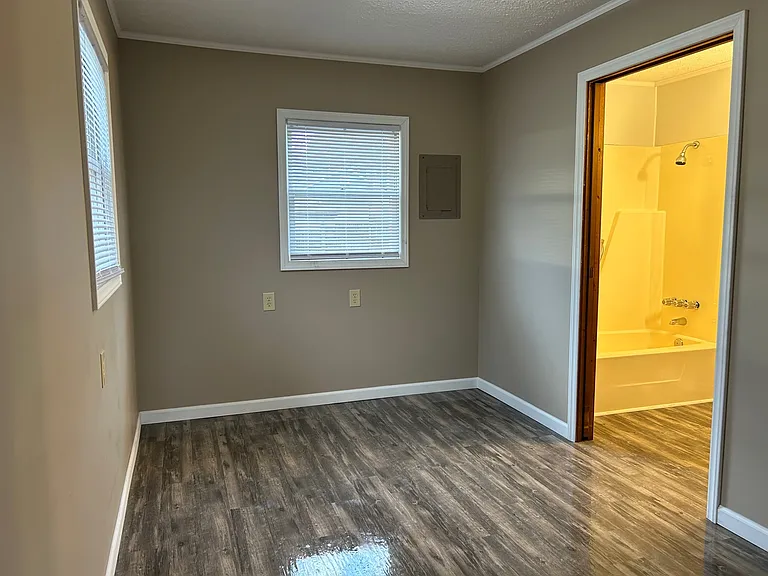 1610 Columbus St SW #A — Photo 13