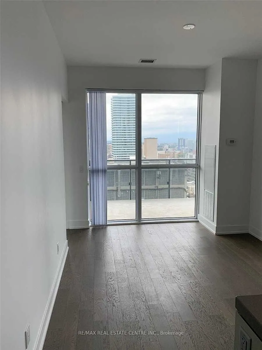 Building Photo - 7 Grenville St #2710