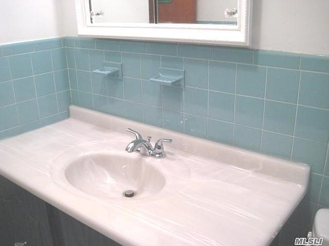 2nd image of 2021 160th St