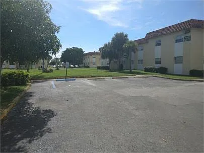 401 SW 13th Pl #721 — Photo 30