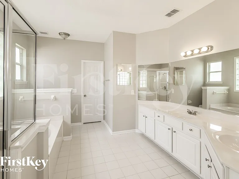 1528 Walnut Creek Dr — Photo 10