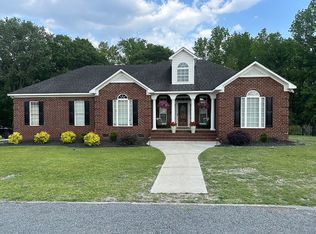 406 Hunters Ridge Dr, Dillon, SC 29536
