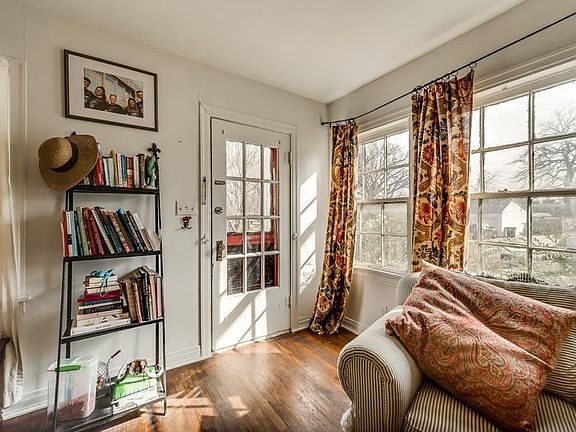 4th image of 2821 Primrose Ave