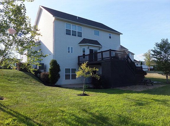 2nd image of 2055 Stone Hedge Ln
