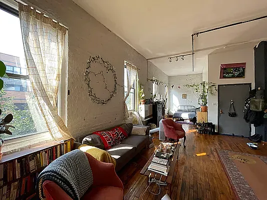 Rented by Nooklyn NYC LLC | media 3