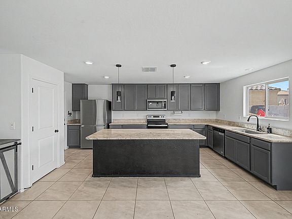 3rd image of 1417 W Pinkley Avenue