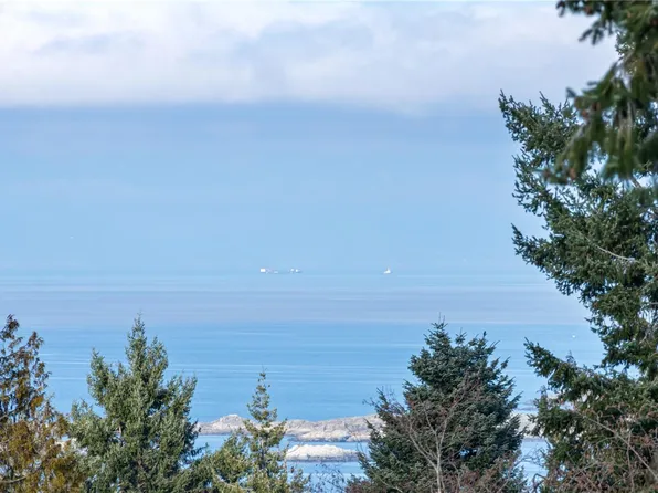 7496 Clark Cres, Lantzville, BC V0R 2H0