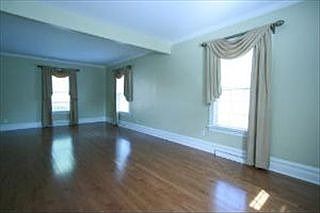 5th image of 140 Franklin Ave