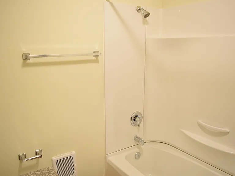 Sixpack Apartments — Photo 11