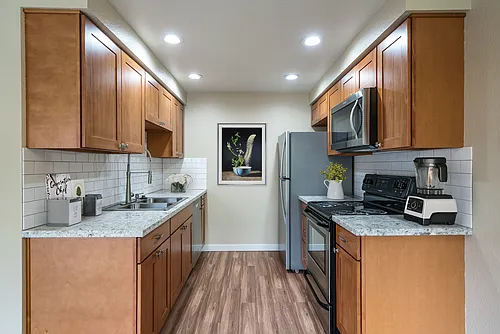 Del Mar Village Apartments Photo 1