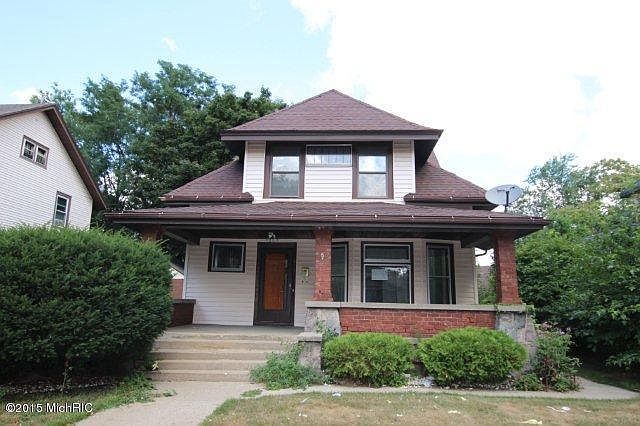 1st image of 615 Prince St SE