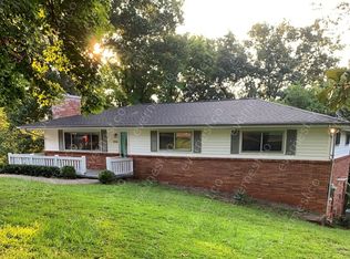 5526 Crestview Dr, Hixson, TN 37343
