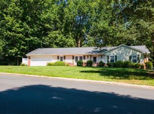 402 Longstreet Dr, Greer, SC 29650