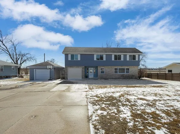 935 Lovers Ln, Columbus, NE 68601
