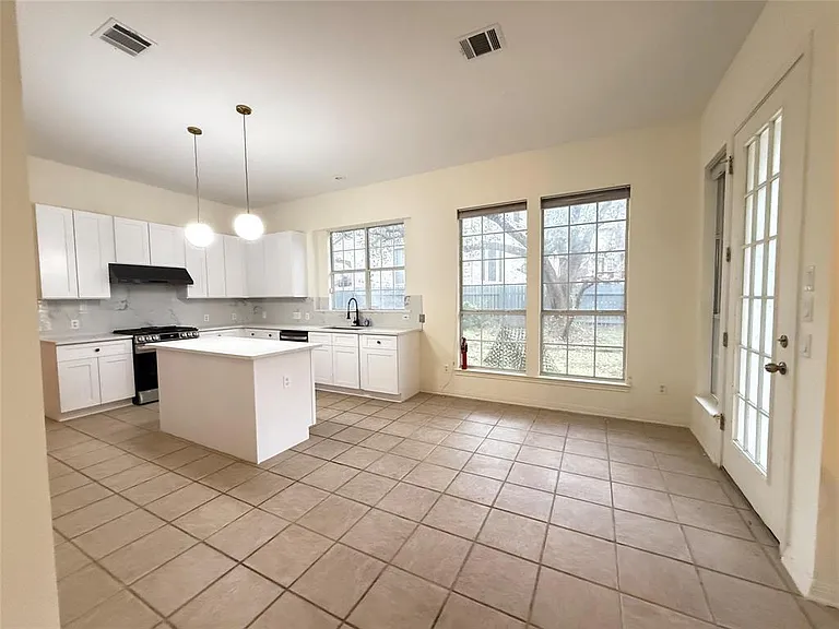 15220 Calaveras Dr — Photo 10