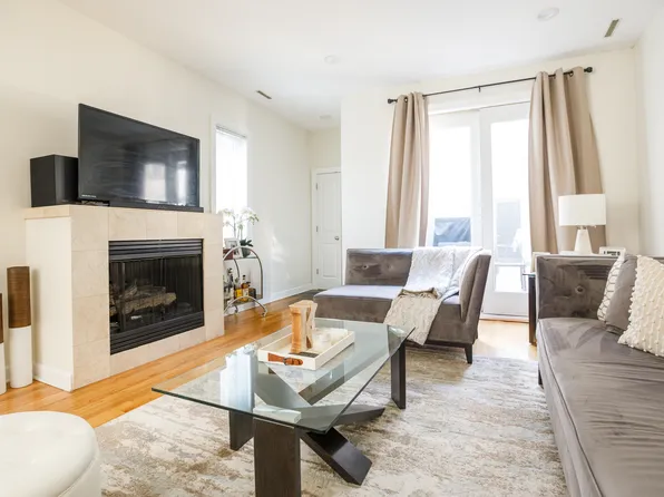 2451 N Clybourn Ave APT 8, Chicago, IL 60614
