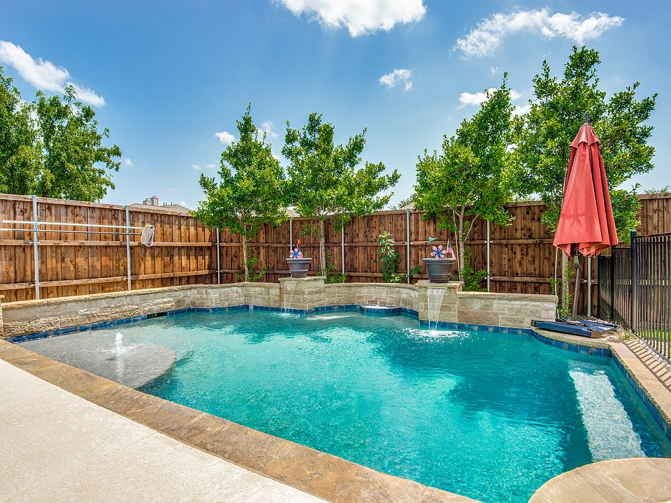 Salt water pool with "beach"