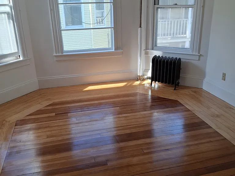 83-85 Fort Pleasant Ave #85R — Photo 4