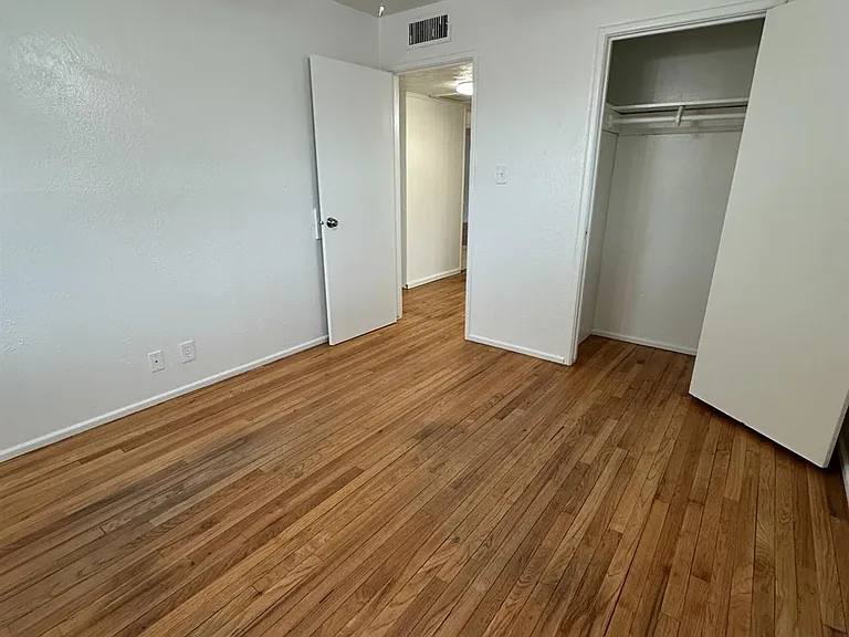 707 N Villa Ave — Photo 17