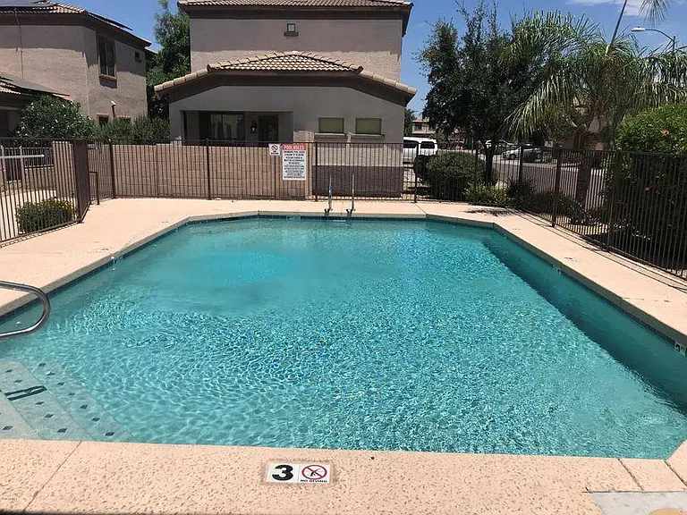 3618 W Marconi Ave — Photo 3