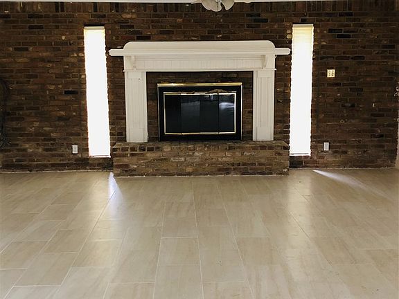 2nd image of 4701 Lakeshore Dr