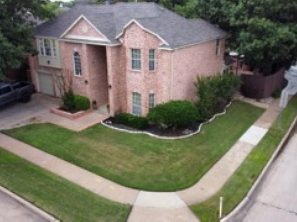 1st image of 1800 Robin Ln