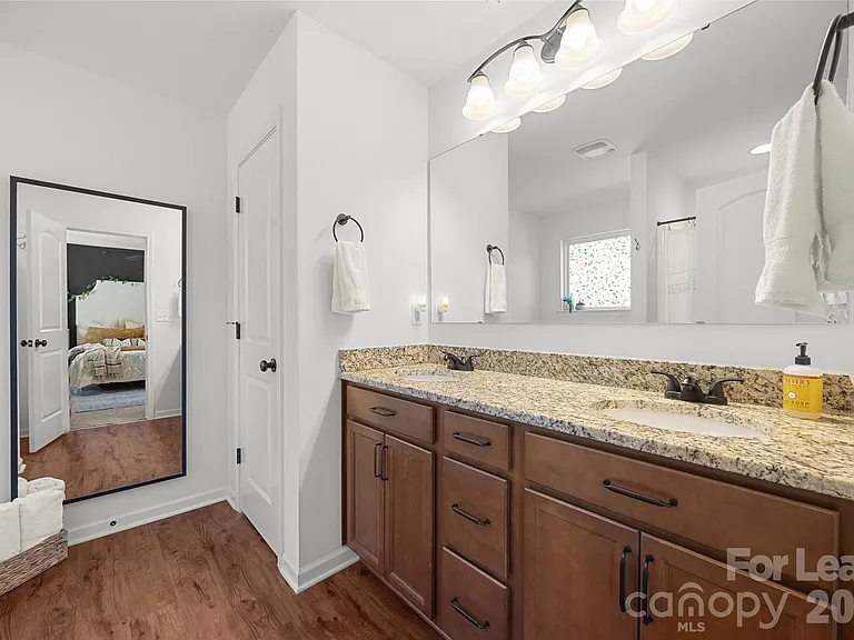 1668 Beleek Ridge Ln — Photo 17