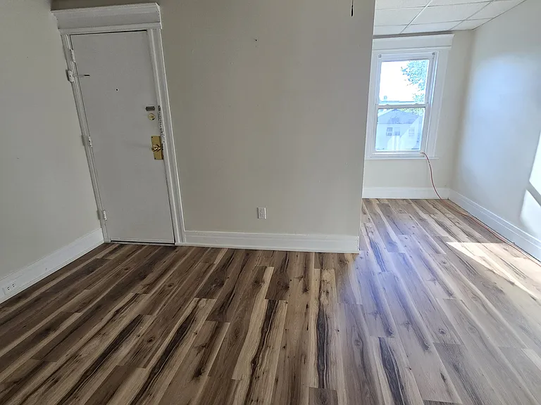 299 Maple St #3 — Photo 14