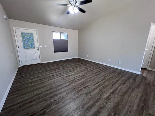2843 E Luna Vis — Photo 6