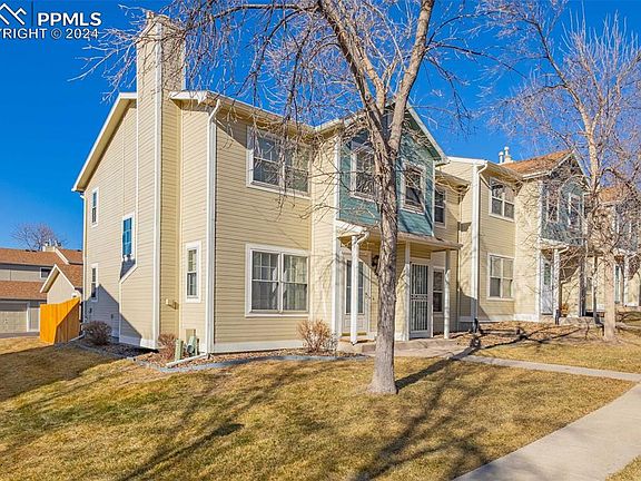 2nd image of 7933 Lexington Park Dr