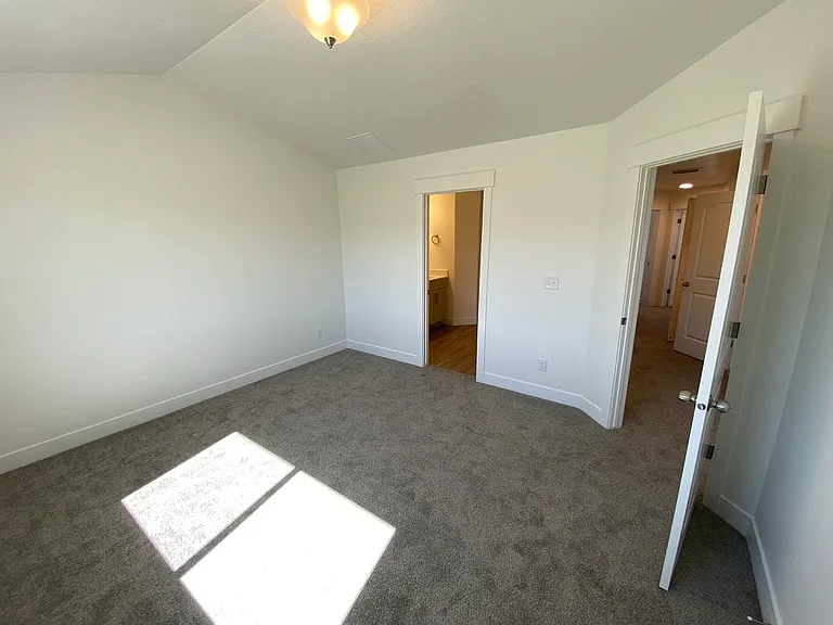 2083 N 4260 W — Photo 24