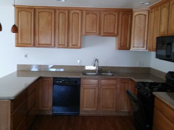 3rd image of 2601 W Aurora St