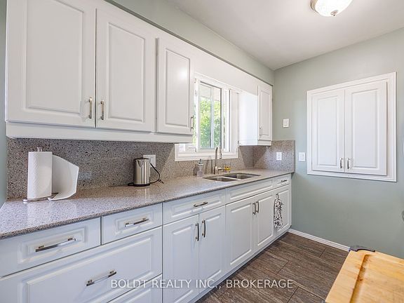 4th image of 53 Huntley Cres