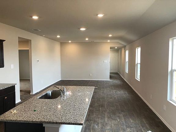 5th image of 160 Snapdragon Ln