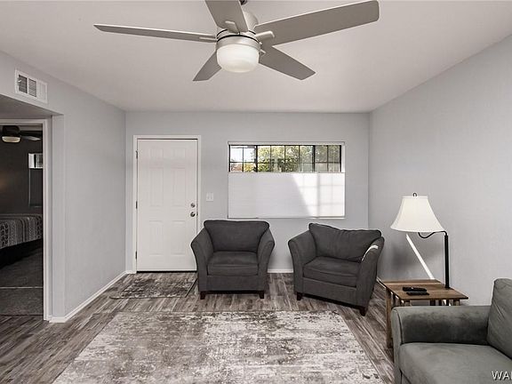 4th image of 981 Gordon Dr