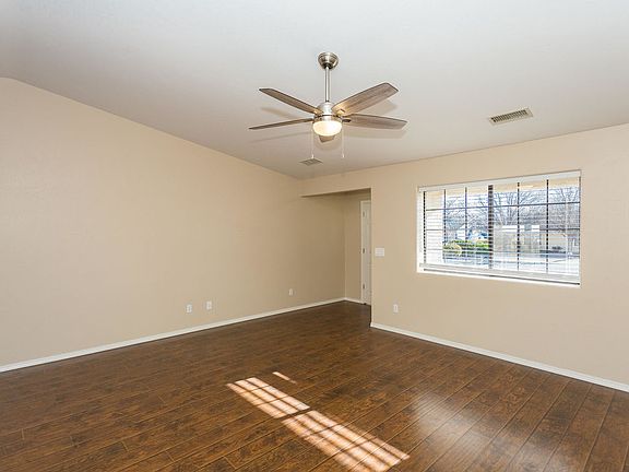 5th image of 3670 N Catherine Dr