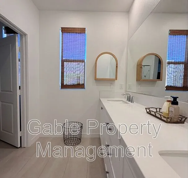 27465 Viero Pl — Photo 32