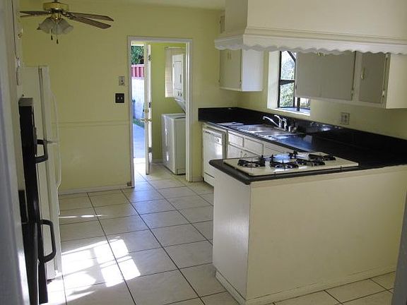 3rd image of 7408 Baird Ave