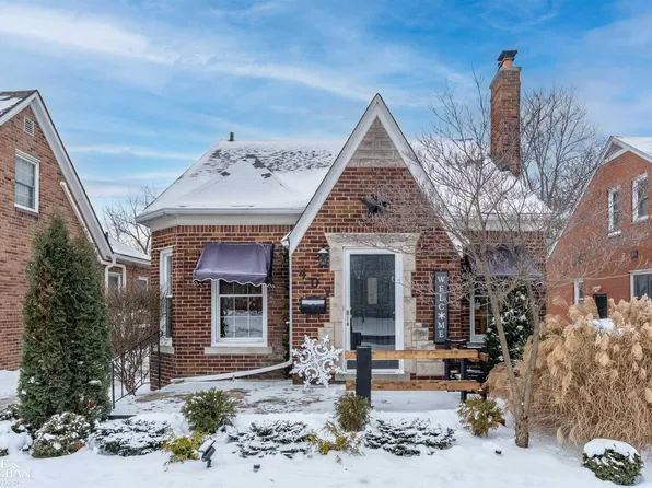 407 Kerby Rd, Grosse Pointe Farms, MI 48236