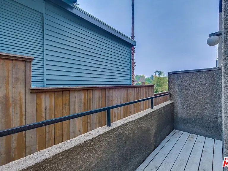 1077 W Kensington Rd #3 — Photo 54