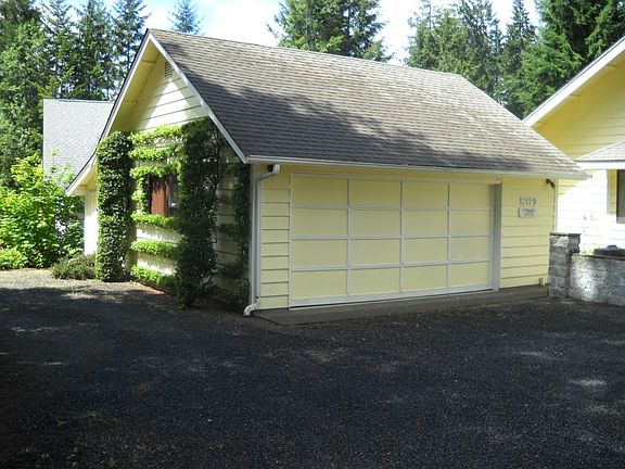 3rd image of 420 N Fairway Dr E