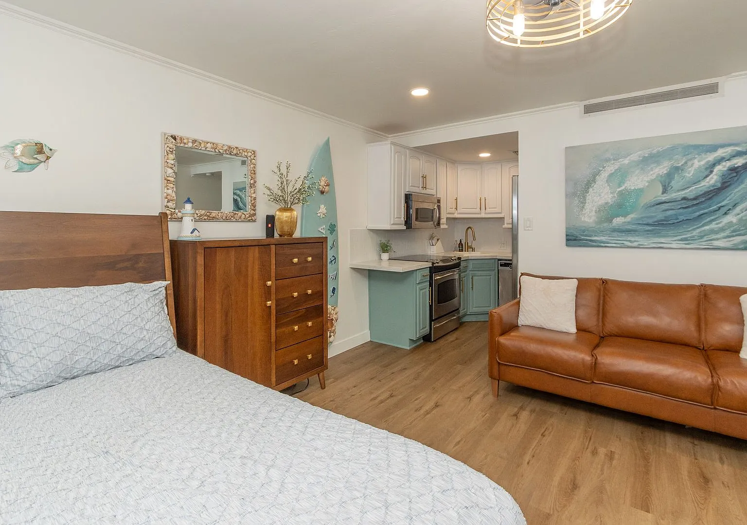 Stunning Oceanfront Living at La Jolla's Iconic 939 Coast, Fully Furnished! — Photo 3