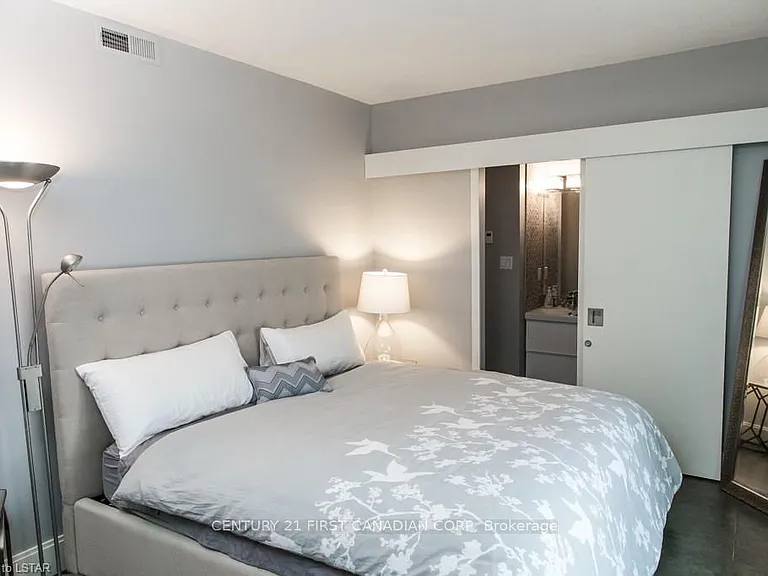440 Wellington St #101 — Photo 11