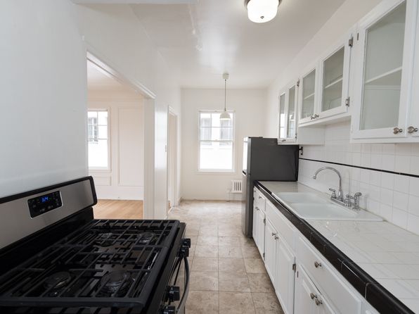 1861 Whitley Ave APT 304