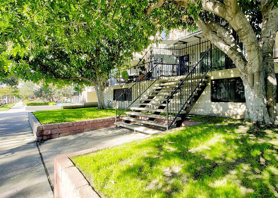 1st image of 909 E Garfield Ave APT 4