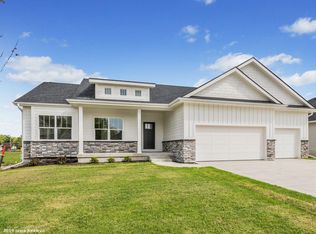 5005 Walker Cir, Johnston, IA 50131