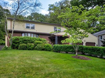 60 Fox Chase Lane, West Hartford, CT, 06107