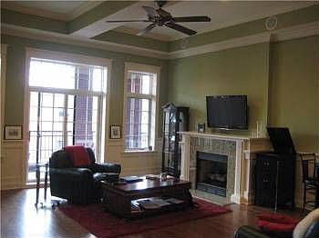 3rd image of 3120 N Sheffield Ave APT 3S